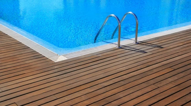 5 Reasons Why You Should Prefer a Concrete Swimming Pool Deck 
